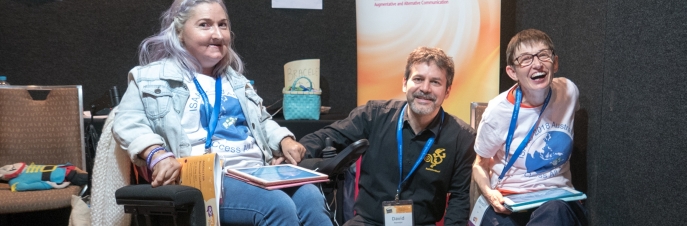 David with conference participants at booth Agosci 2017