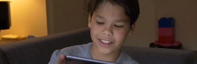 Thijs listening to his own voice on iPad
