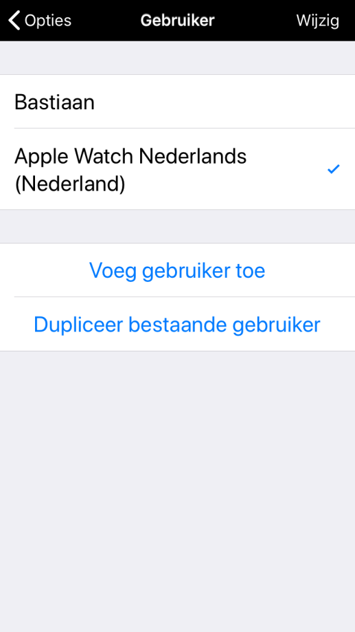 Binnen het onderdeel gebruikers verschijnt Apple Watch automatisch.